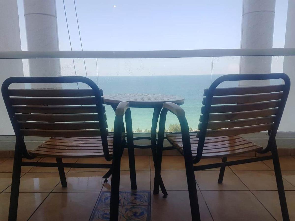 Ramada By Wyndham Beach Hotel Ajman Buitenkant foto