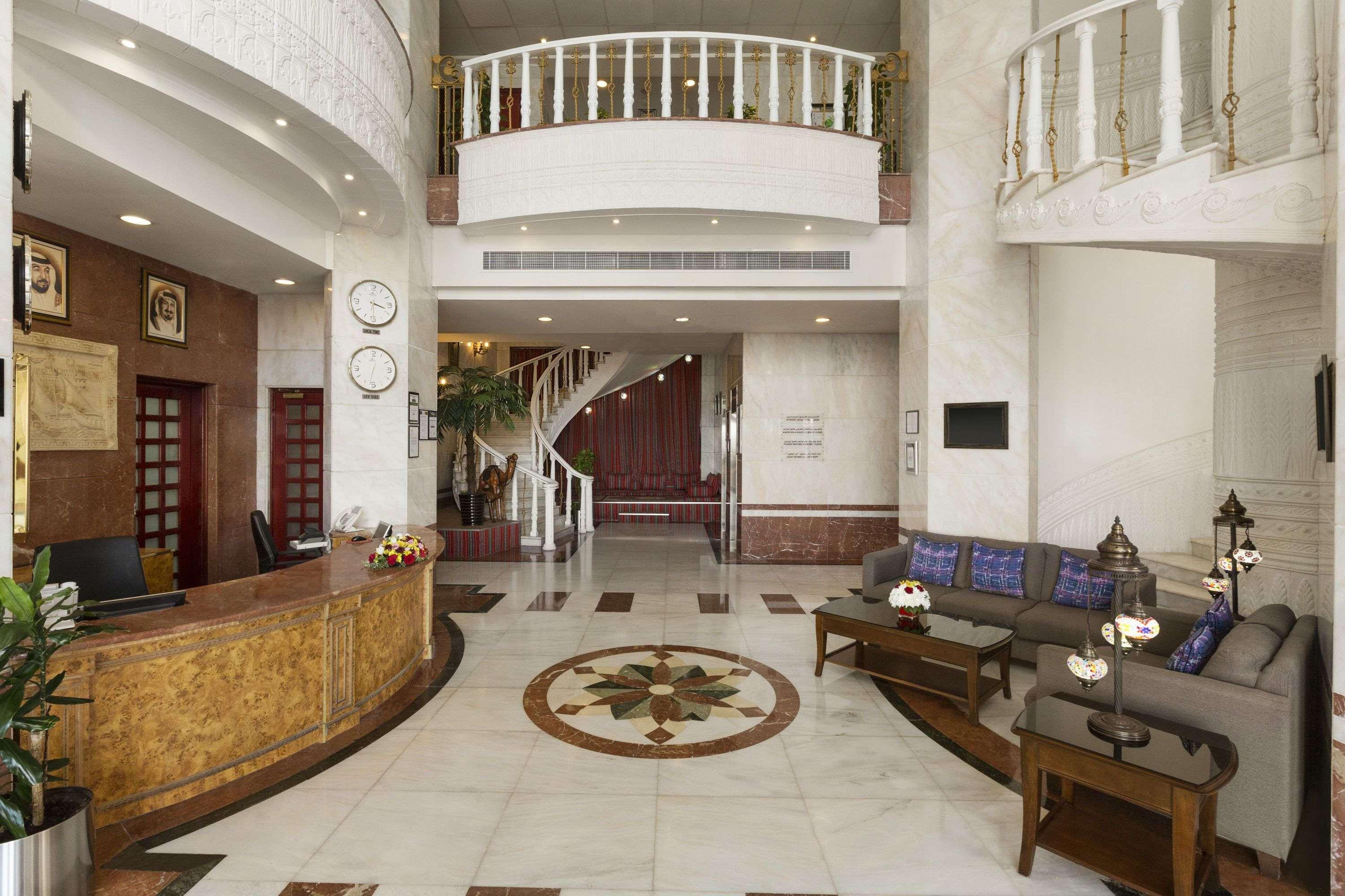 Ramada By Wyndham Beach Hotel Ajman Buitenkant foto