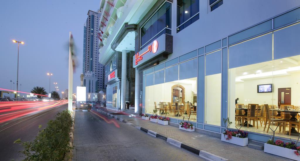 Ramada By Wyndham Beach Hotel Ajman Buitenkant foto