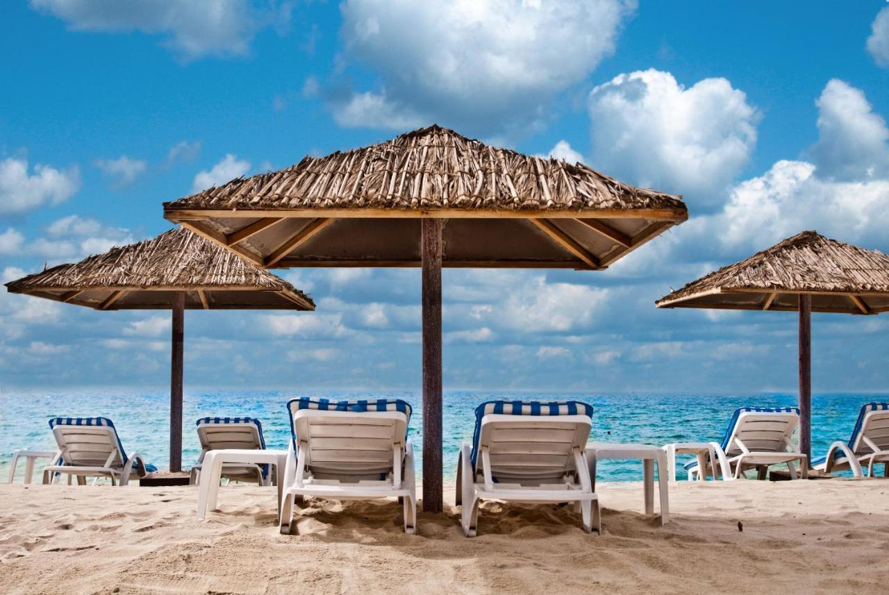 Ramada By Wyndham Beach Hotel Ajman Buitenkant foto