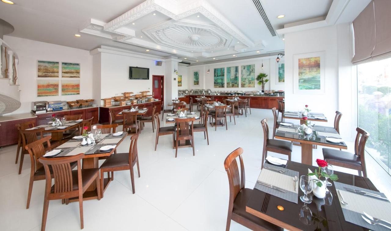 Ramada By Wyndham Beach Hotel Ajman Buitenkant foto