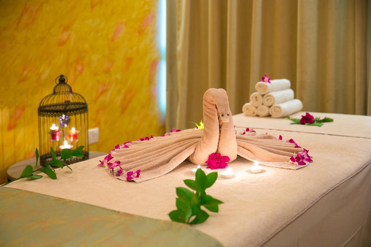 Ramada By Wyndham Beach Hotel Ajman Buitenkant foto